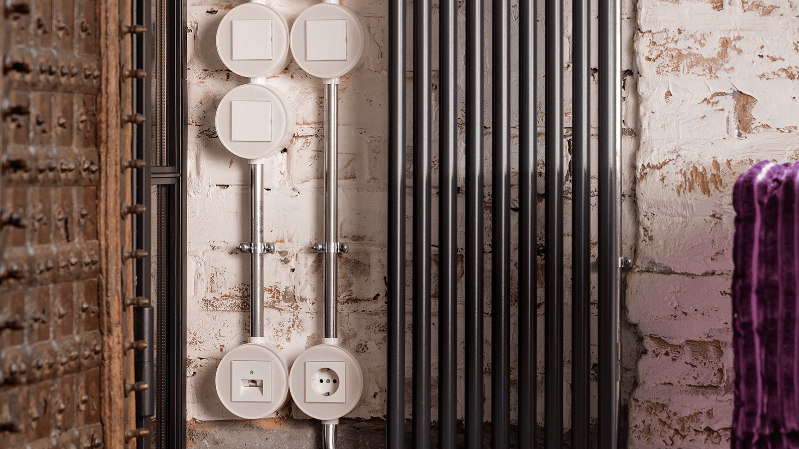 Накладка 50*50 мм для розеток UAE/IAE Белый глянцевый — 2