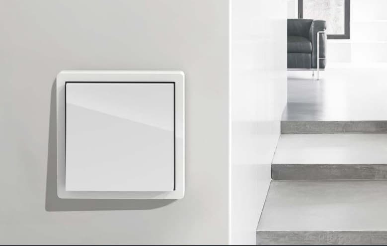 Клавиша одинарная, белый глянцевый Gira F100 0296112 — 3