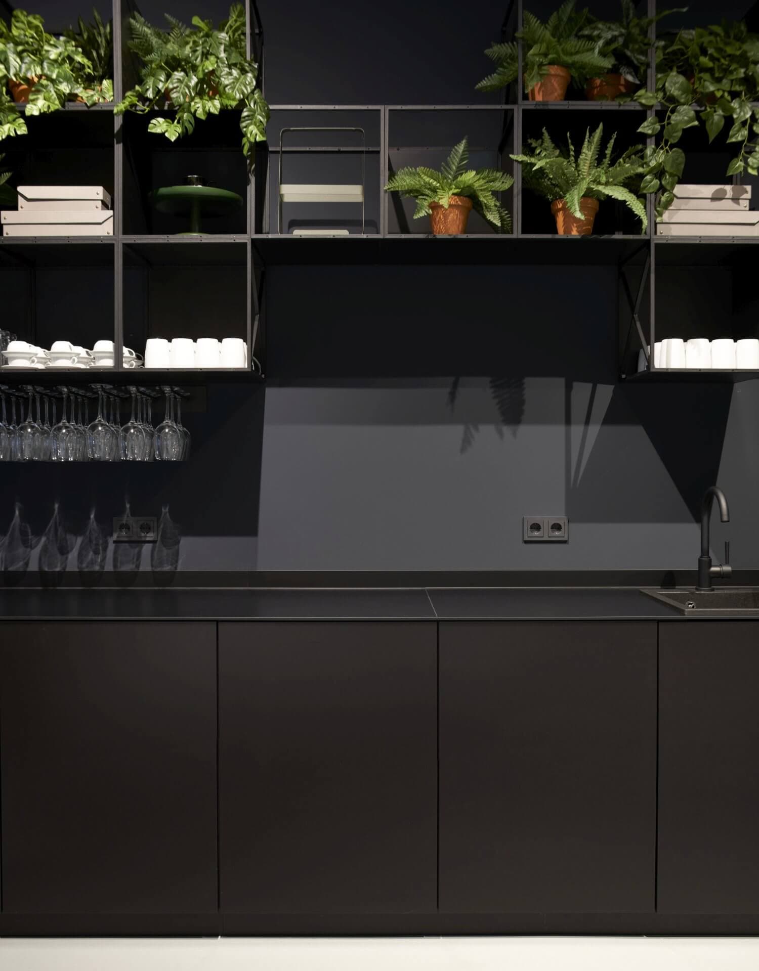 Розетка с защитой от детей Антрацит — 5