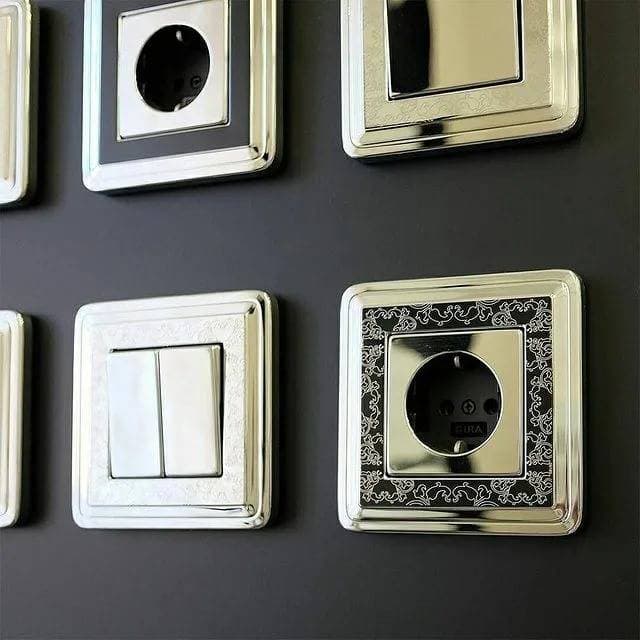 Розетка с защитой от детей Латунь — 2