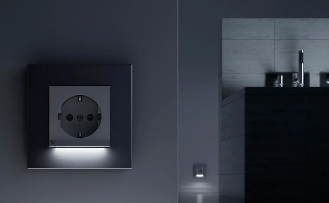 Розетка со светодиодной подсветкой Антрацит — 3